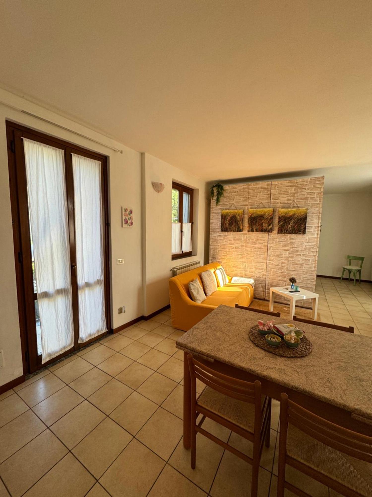 Casa Nonna Elide 2 Apartment Besozzo Екстериор снимка