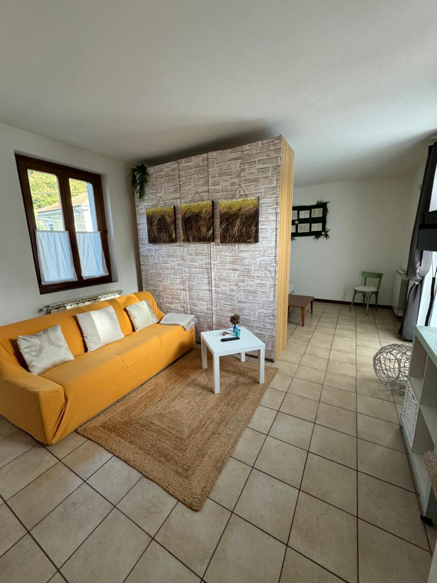 Casa Nonna Elide 2 Apartment Besozzo Екстериор снимка